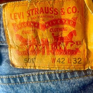 Levis
